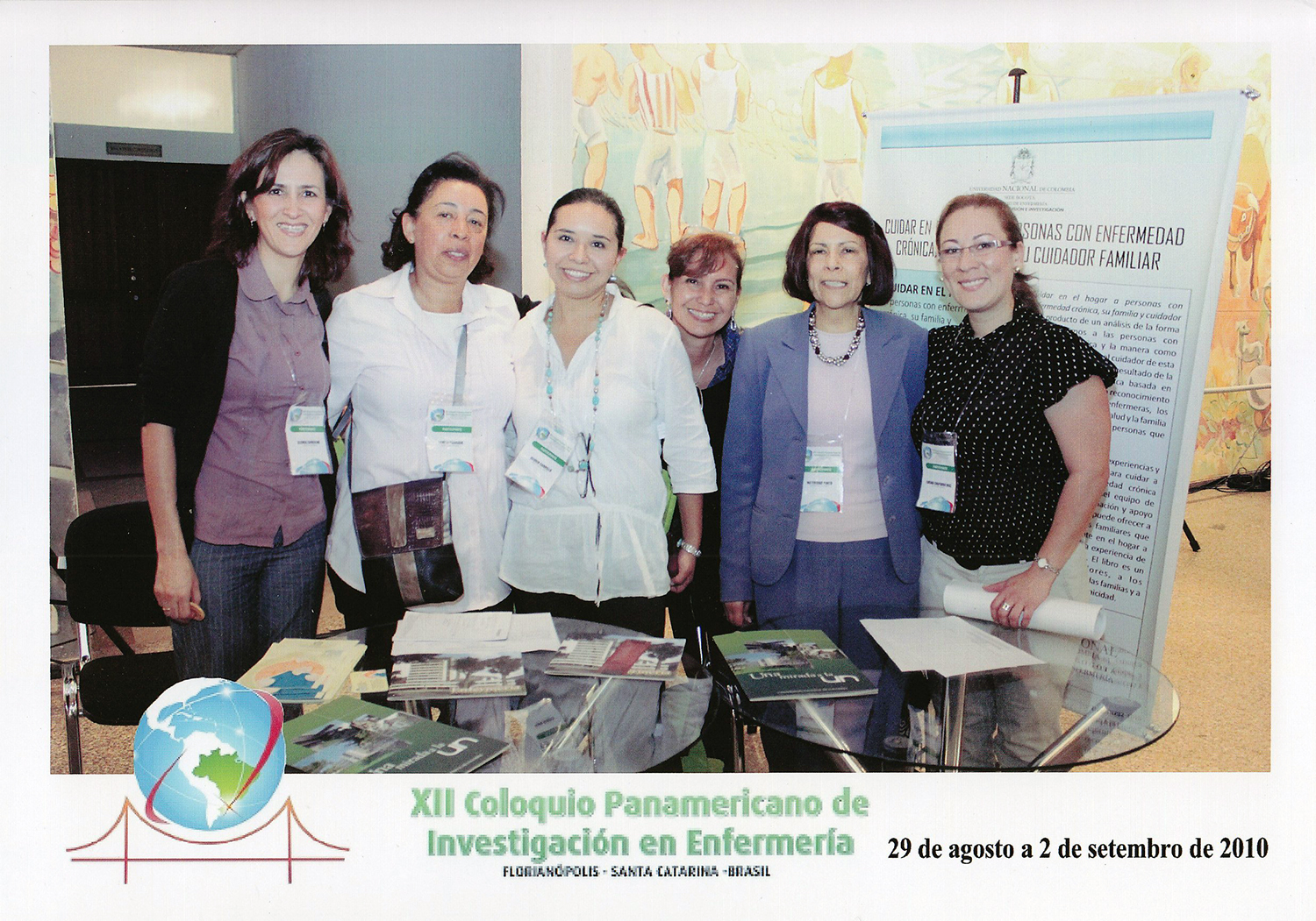 Lanzamiento de libros del Grupo de investigación en el XII Coloquio Panamericano de Investigación en Enfermería, Brasil, 2010